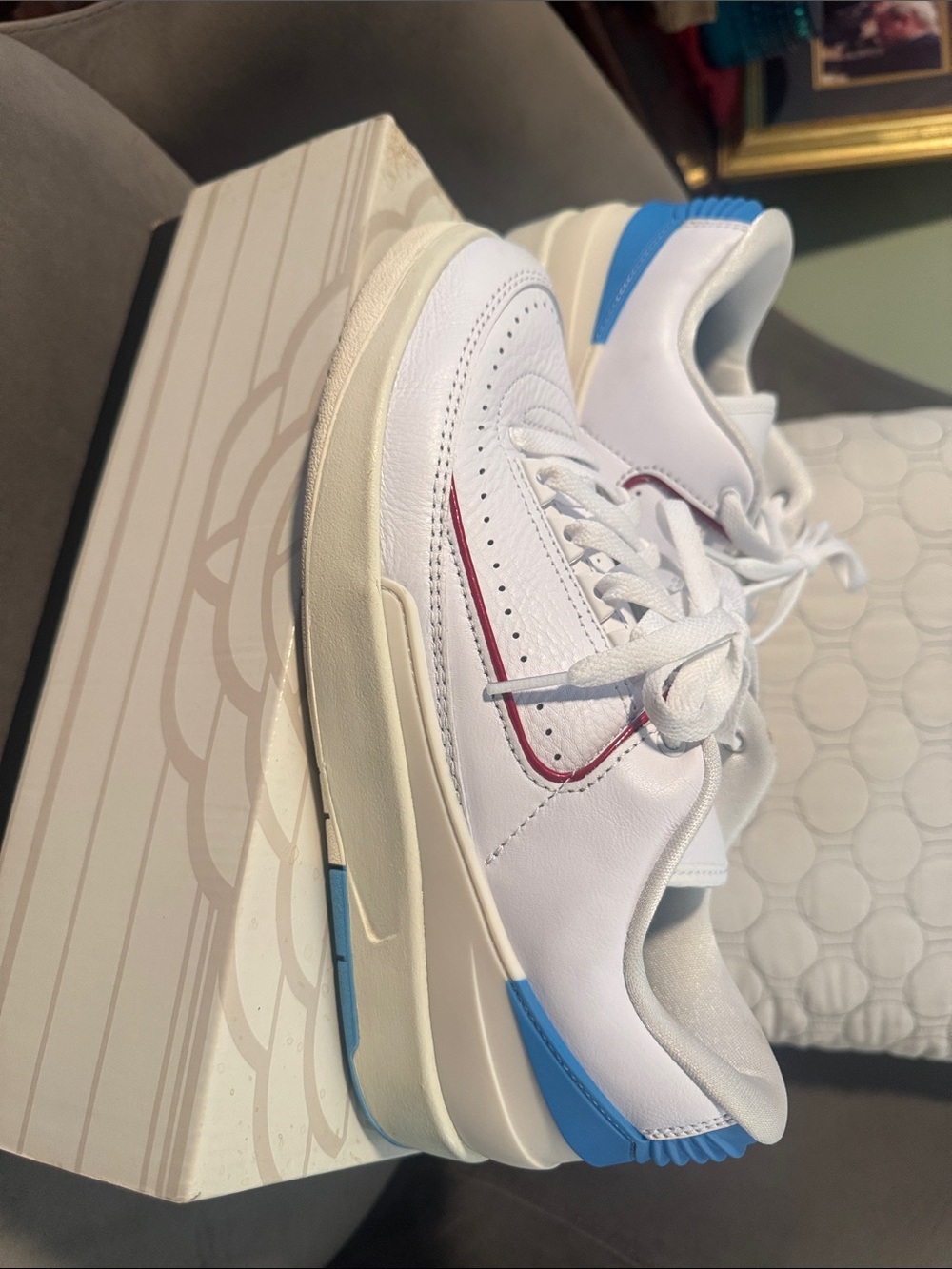 Women’s Nike air Jordan 2 retro low size 8.5. Like new condition